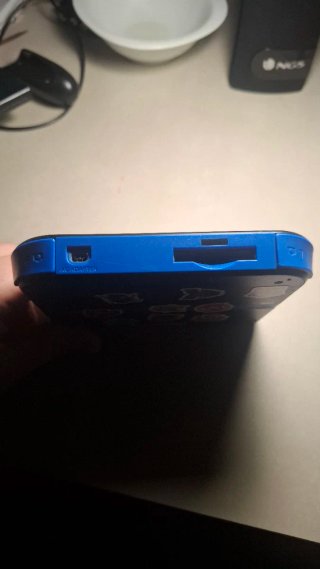 Nintendo 2DS Negra y Azul con funda Inazuma Eleven