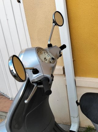 Vespa Piaggio LX-50 Plata Automática