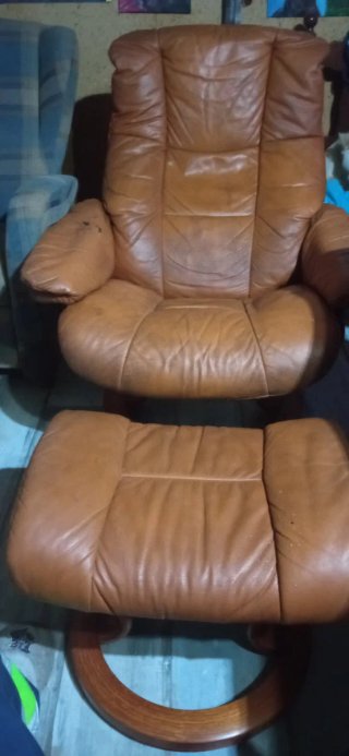 Sillón reclinable Stressless cuero + reposapiés