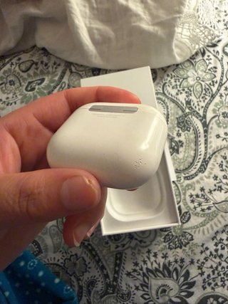 Apple AirPods 4