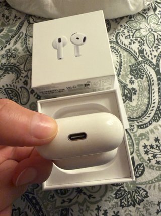 Apple AirPods 4