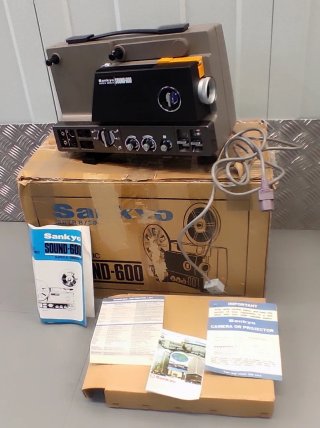 2 Proyectores 8mm Sankyo SOUND 600