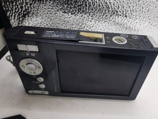 BenQ 14MP cámara + batería + cargador + SD
