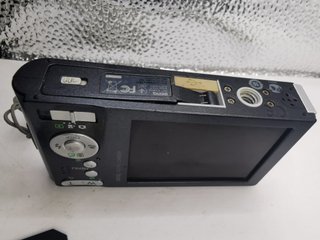 BenQ 14MP cámara + batería + cargador + SD