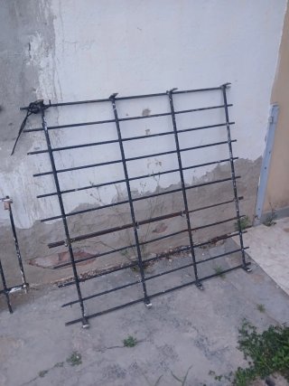 2 Rejas de Hierro