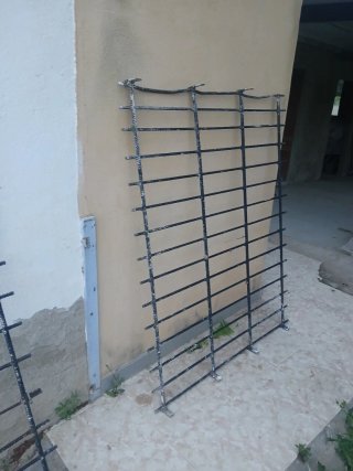 2 Rejas de Hierro