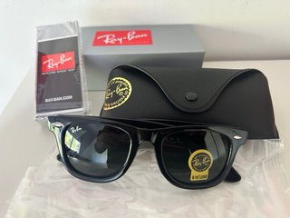 Gafas de sol negras
