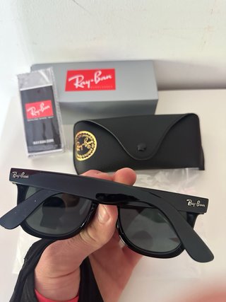 Gafas de sol negras