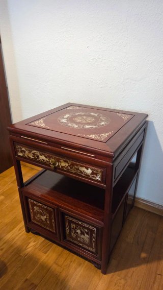 Mesita auxiliar oriental vintage madera