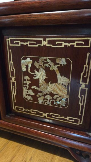 Mesita auxiliar oriental vintage madera
