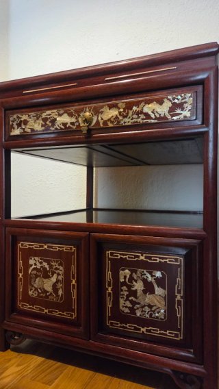 Mesita auxiliar oriental vintage madera