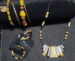 Conjunto de bisutería artesanal