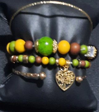Conjunto de bisutería artesanal