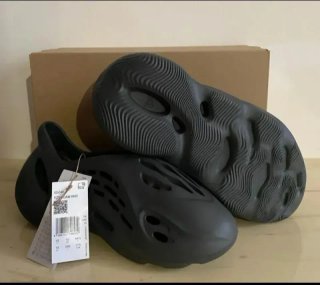 Adidas Yeezy Foam RNR Carbon EU44,5/46