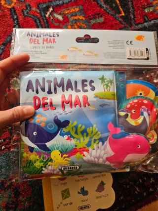 libros 'animales del mar' y 'colores'