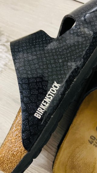 Sandalias Birkenstock Estampadas Negras-Gris