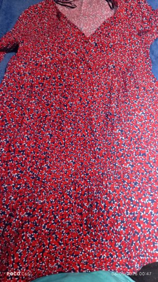 Vestido rojo floral manga larga