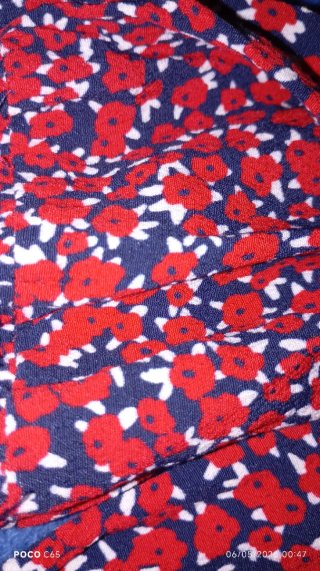 Vestido rojo floral manga larga