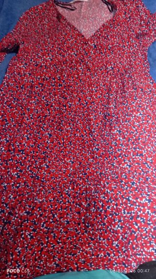 Vestido rojo floral manga larga