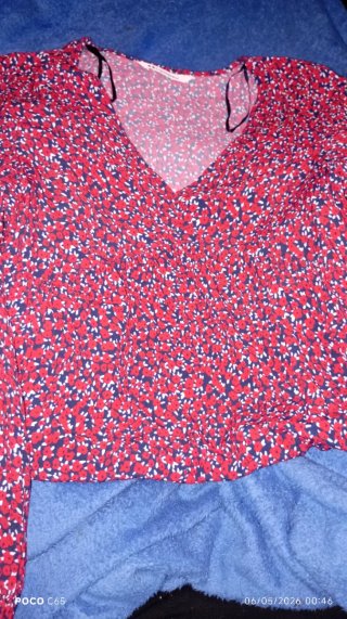 Vestido rojo floral manga larga