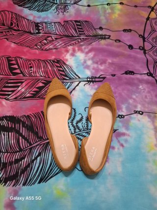 Zapatos planos Sfera destalonados tachas camel