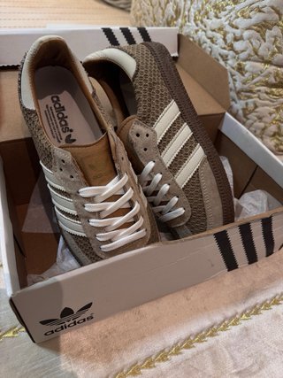 Zapatillas Adidas Beige y Marrón