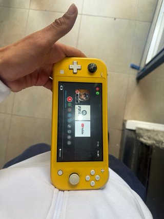 Nintendo Switch Lite Amarillo