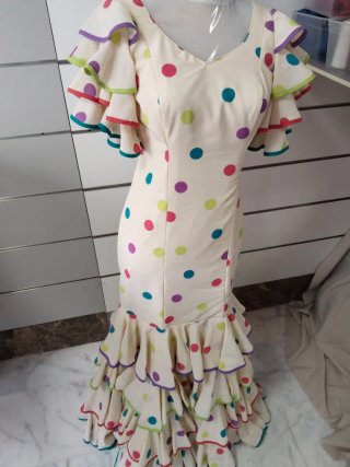 Traje de Flamenca lunares.