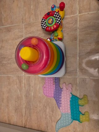 Juguetes para bebé: Aro y oruga VTech