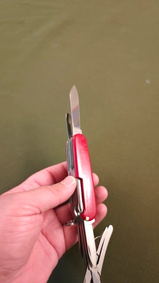 Canivete Victorinox Deluxe Tinker Rosa