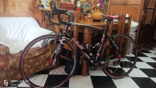 Bicicleta de carreras CLB Theos