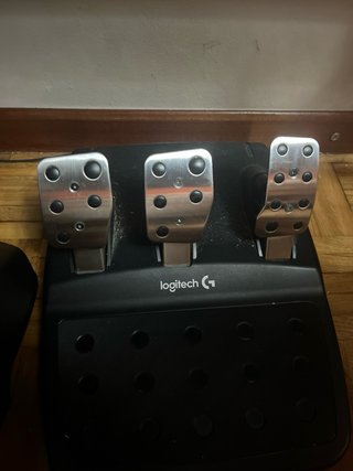 Volante Logitech G29 con Pedales y Palanca de camb