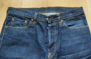 Pantalón Evisu Azul con Logo Blanco
