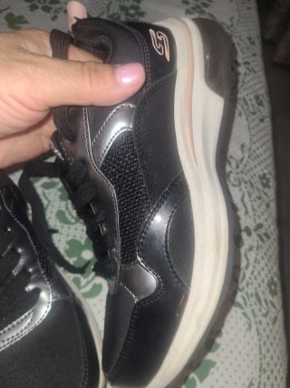 Skechers modelo BOBS número 36 puestas un rato .