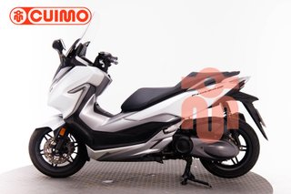 HONDA FORZA 300