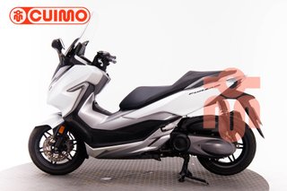 HONDA FORZA 300