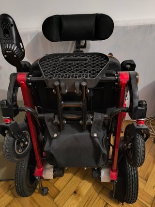 Silla de ruedas eléctrica plegable sin usar