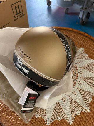 Casco Jet Talla L Dorado