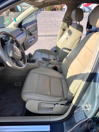 Audi A4 2.0T Quattro • 270CV • Cuero Beige