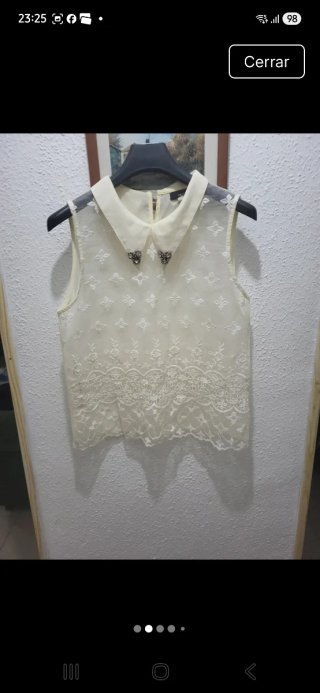 Blusa de encaje con cuello Peter Pan