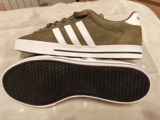 Zapatillas Adidas Verdes y Blancas