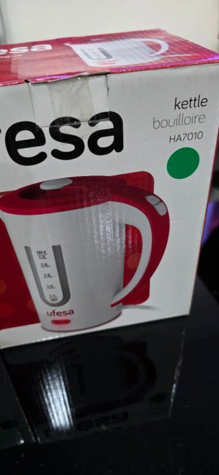 Hervidor de agua Ufesa HA7010 rojo