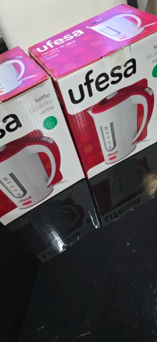 Hervidor de agua Ufesa HA7010 rojo