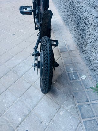 Bicicleta Eléctrica Invicta Negra