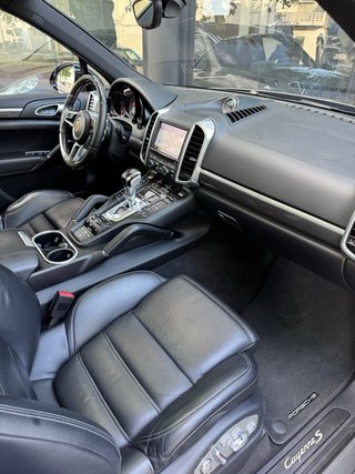 Porsche Cayenne  V8 diesel