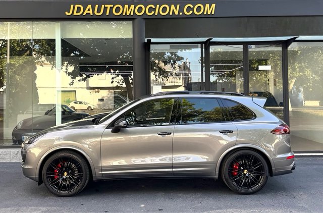 Porsche Cayenne  V8 diesel