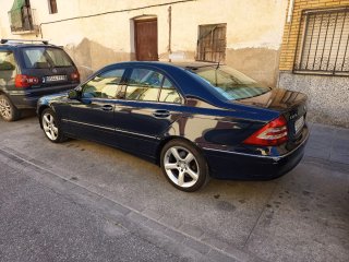 Mercedes-Benz Clase C 2005