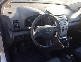 Faro izquierdo toyota corolla (r1) 2.0 d-4d 427740