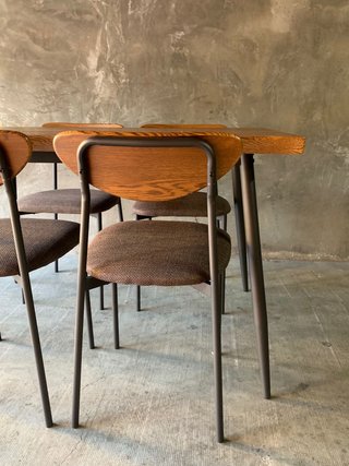 Mesa comedor industrial y 4 sillas