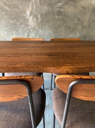 Mesa comedor industrial y 4 sillas